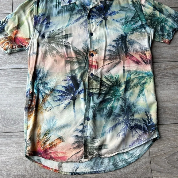 Guess Rogan Pacific Palms  Regular-Fit Button-Down Shirt - Picture 11 of 14